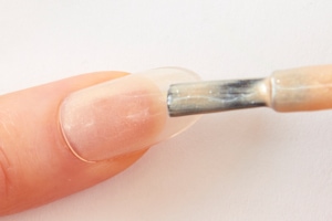 パーティーにもぴったり！ゴールドが輝く豪華ネイル