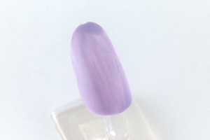 人差し指・薬指・小指に「藤紫白」を二度塗りする