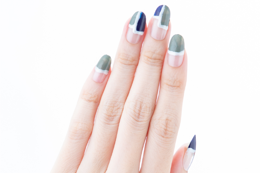 不器用さんでも簡単！ブロック風クリアネイル