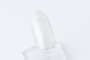 すべての指に「青口雲母」を二度塗りします。