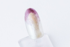 5）の上に「金霞」を塗ります。乾くまで待ち、「青口雲母」を別方向から塗ります。この時、「金霞」の上に「青口雲母」が薄っすらかかるように塗るとグラデーションのようになって綺麗です。