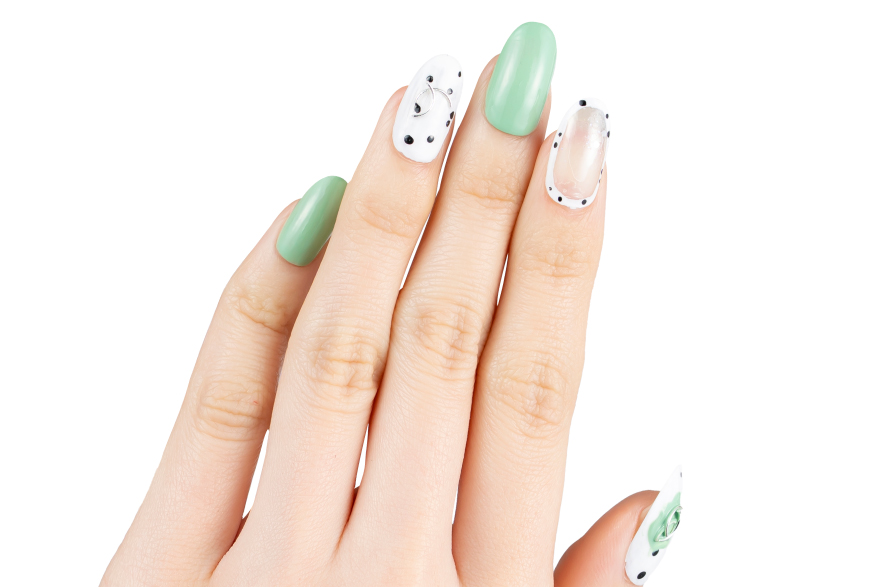 スタイリッシュドットネイル